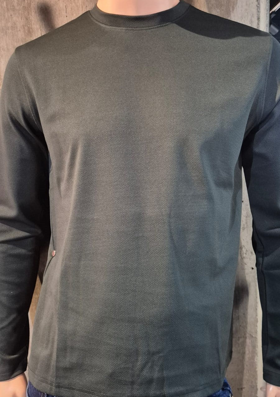 Polera deportiva manga larga